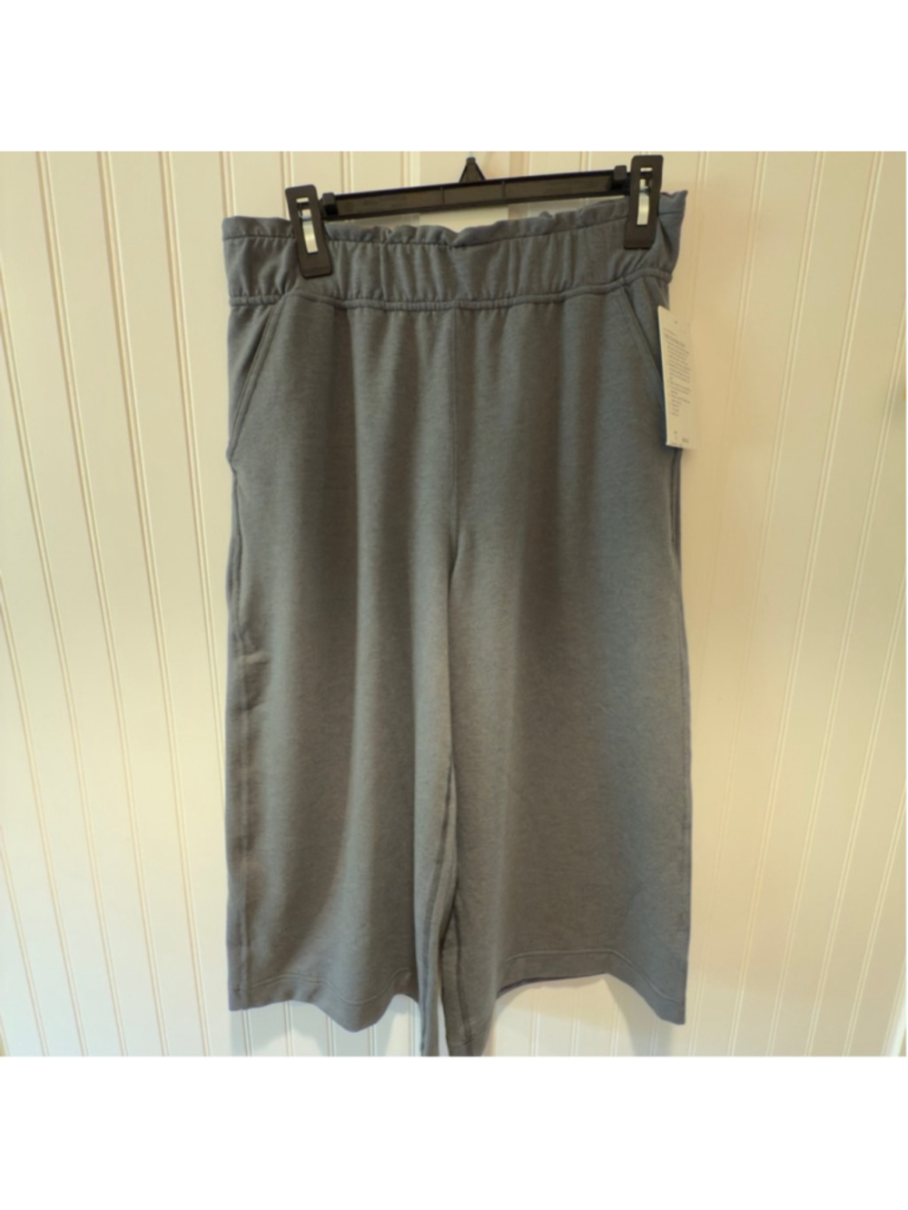 NWT Lululemon Hello Sunday Crop 21" Size 8